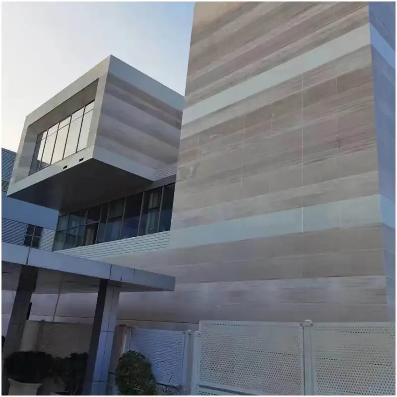 Wooden White Marble Horizontal Strip Cladding for Geometric Multi-volume Modern Commercial Building Exterior Facade