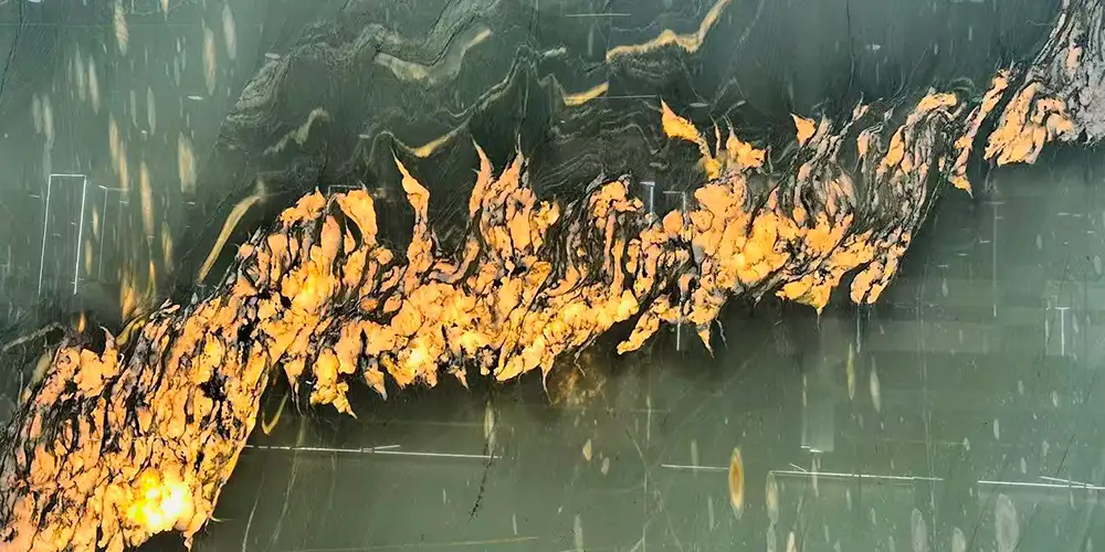 Why Green Maestro Quartzite is the Definitive Trend for 2026 Exotic Interiors 5 Maestro-Green-Quartzite-Backlit-Effects