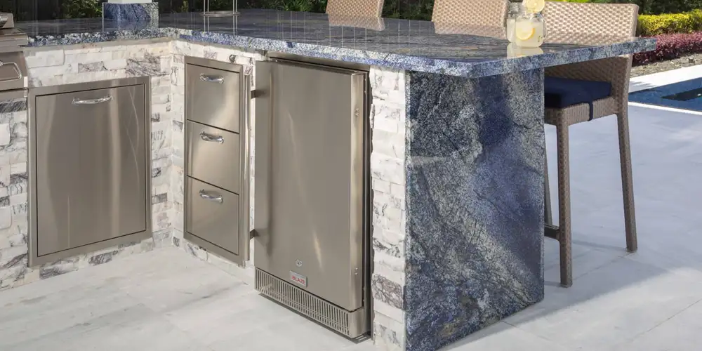 Blue-Bahia-Granite-Outdoor-Kitchen-Countertops-in-USA-Luxury-Houses
