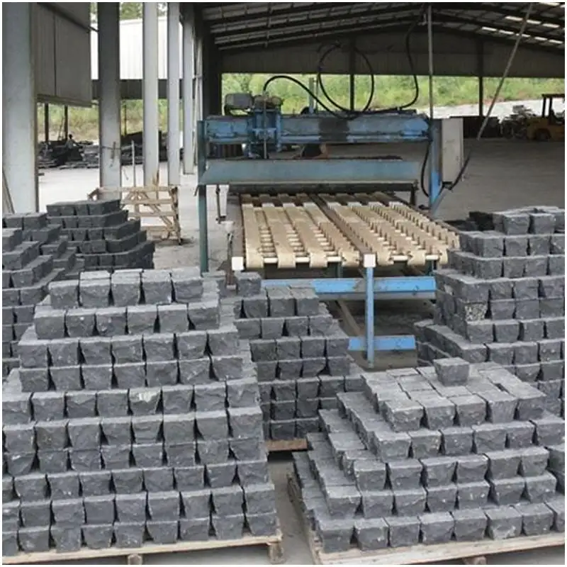 Factory Warehouse Stacked Black Basalt Cobblestone Cubes Automatic Splitting Machine Production Basalt Cobble Stone for Landscape Paving