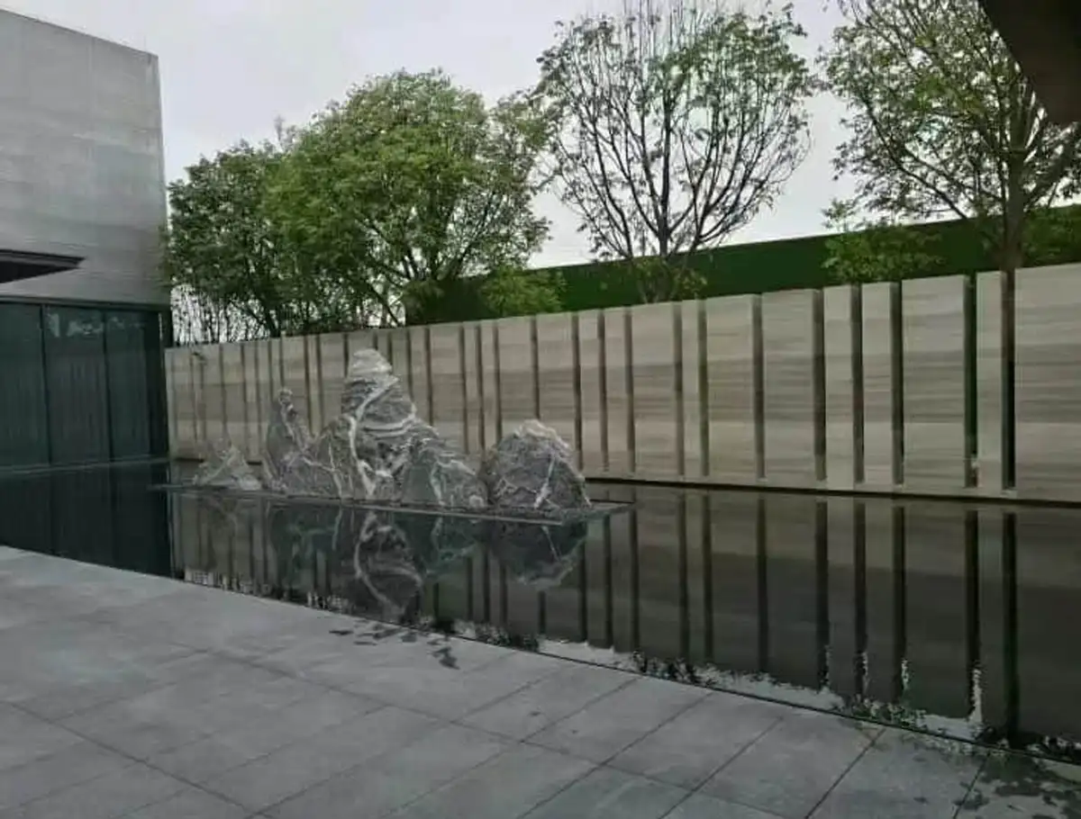 Wooden White Marble Vertical Slab Cladding for Residential Entrance Waterscape Building Facade