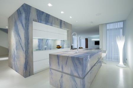 5 Azul Macaubas Quartzite Kitchen Projects scaled (自定义)