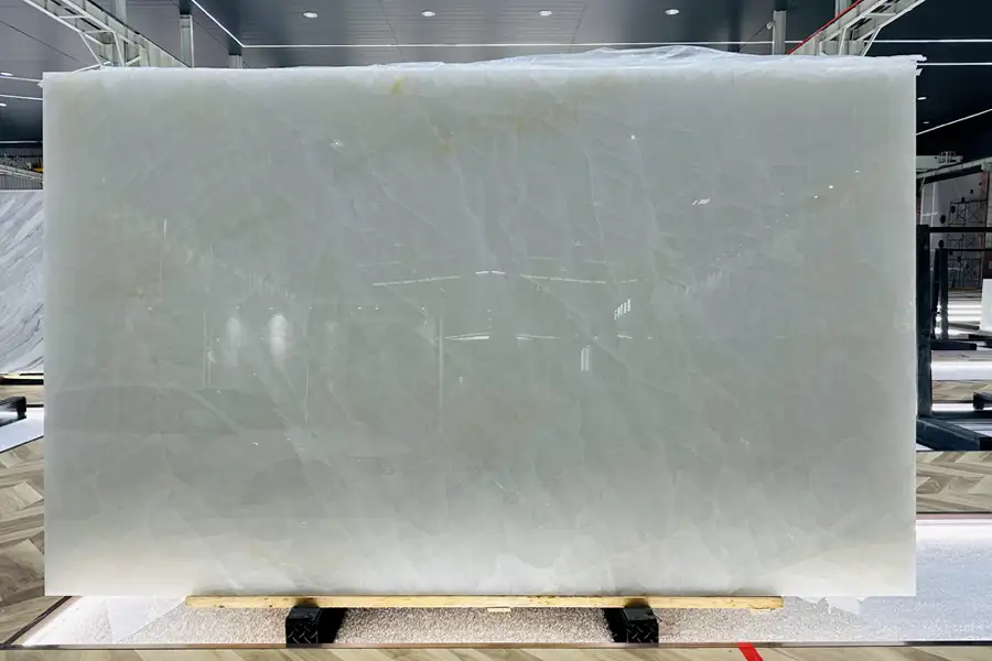 Полированные плиты из кварцита Bianco Cristallo Extra