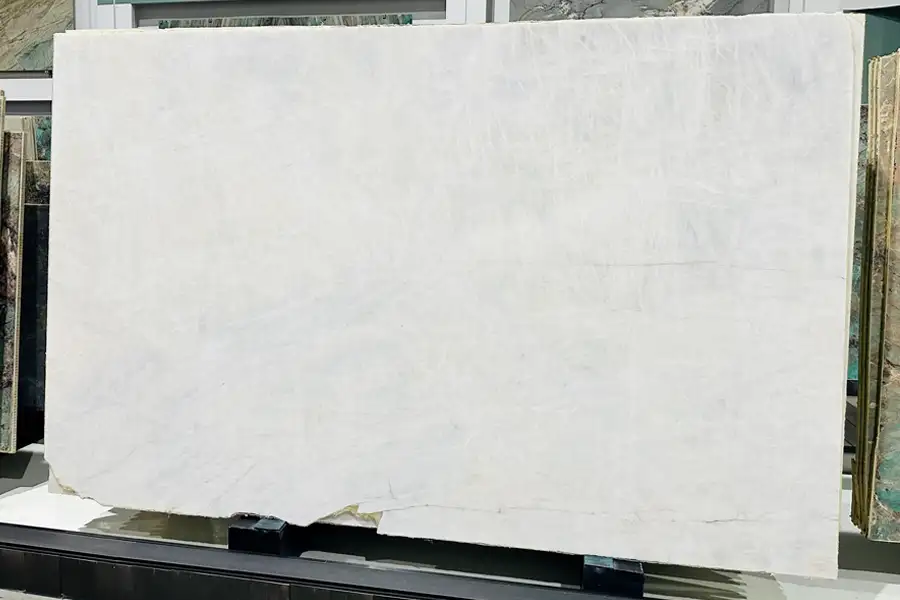 Кварцитовые плиты Bianco Cristallo Extra