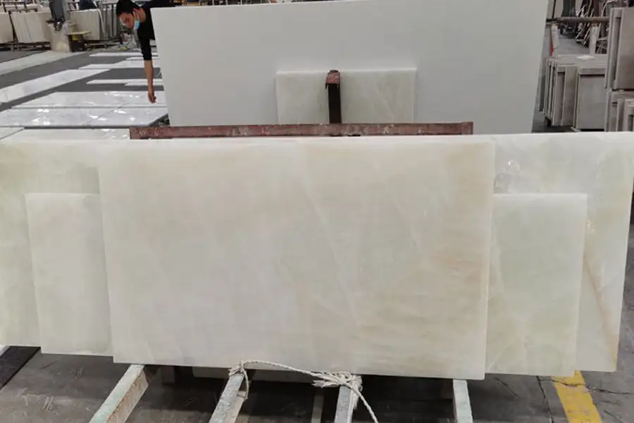 Кварцитовая плитка Cristallo Bianco