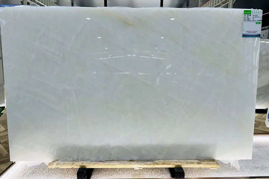 Плита с подсветкой из белого кварцита Cristallo