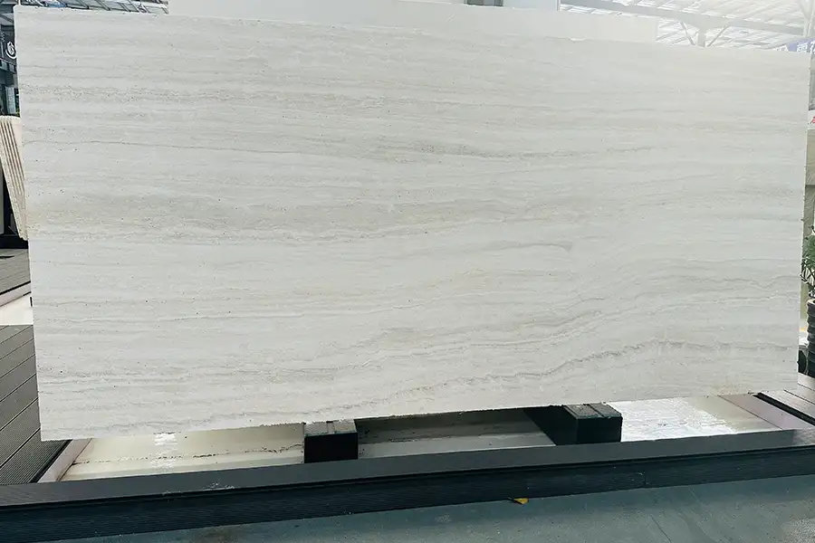 ترافرتين إيطاليا 27 ألواح الترافرتين الأبيض العاجي المصقول