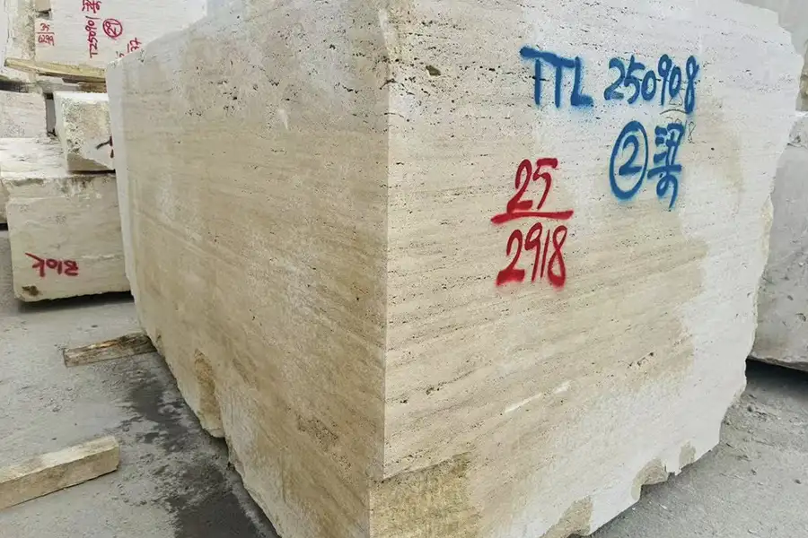 Roman Classic Light Travertine Blocks