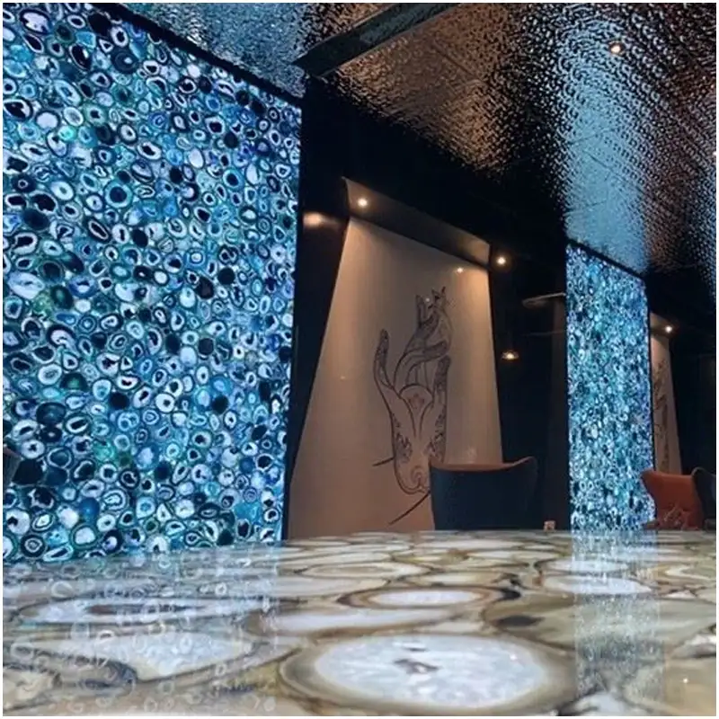 Dự án tường chiếu sáng sau màu xanh dương