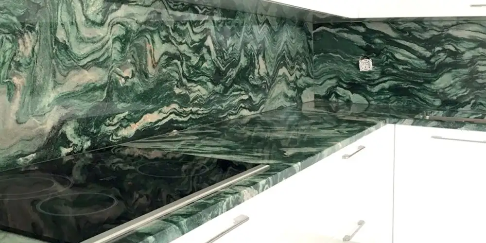 Xu hướng đá quartzite xanh độc đáo năm 2026 trong đá quartzite Verde Lapponia 3 Mặt bàn bếp Verde-Lapponia-Quartzite cho ngôi nhà sang trọng