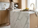 Ideias de design de cozinhas elegantes em mármore branco (2026 Tendências)